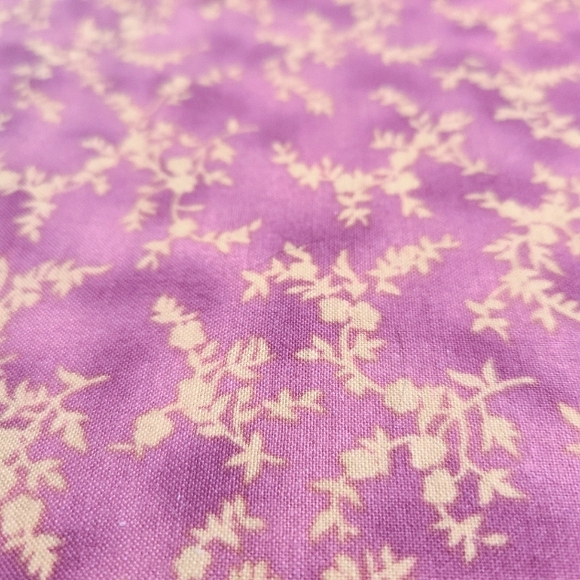 Rare Quality Beauty Material Cotton Fabric Other - Rare Vintage Crafting Quilting Sewing Purples & Cream Color Cotton Fabric